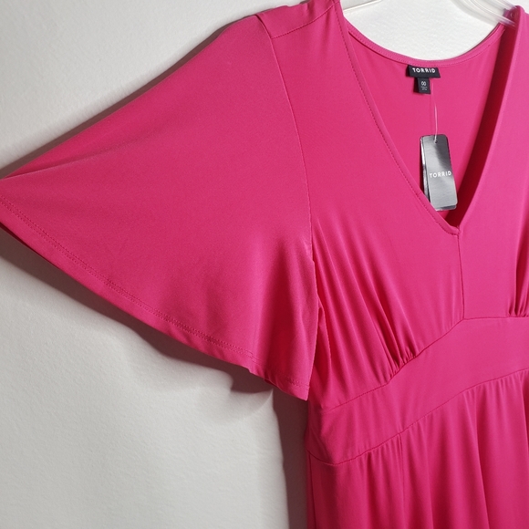 Torrid Skater Dress Pink Stretchy Flutter Sleeve V-Neck Size 00 M/L  NWT - Picture 11 of 16
